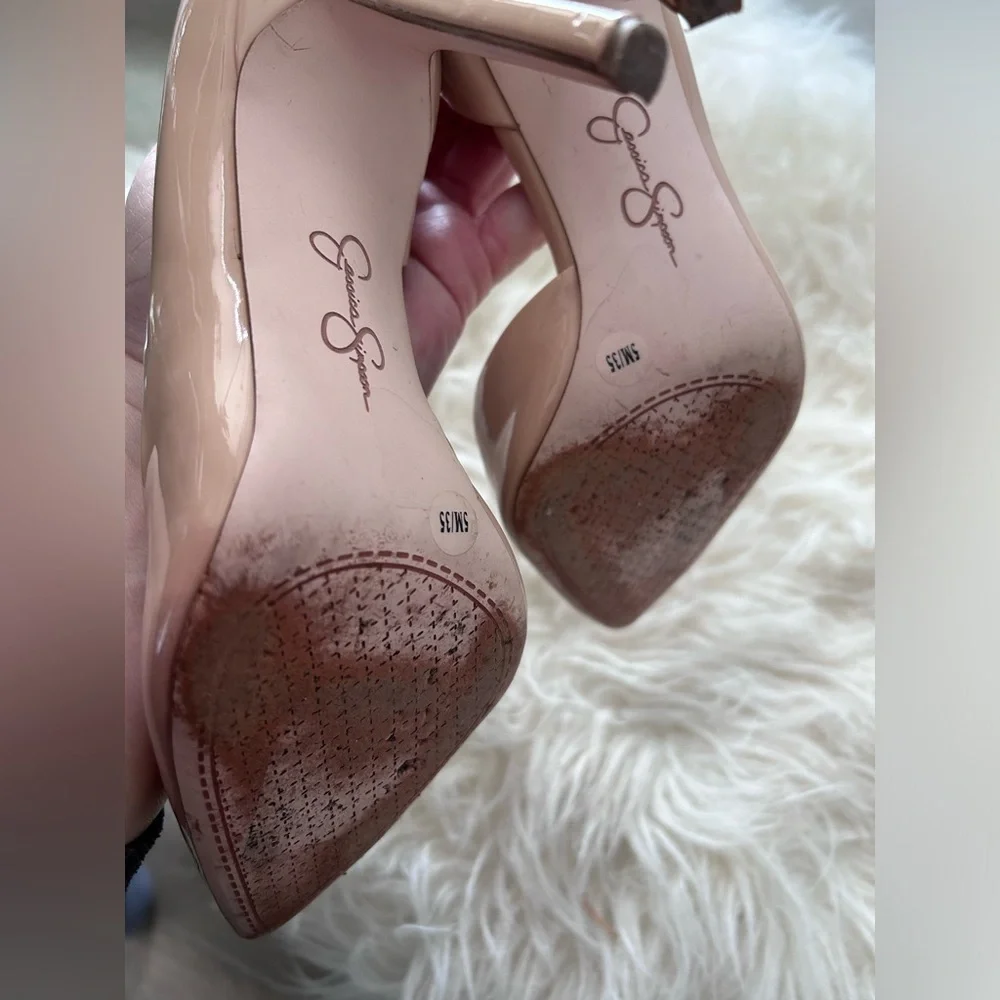 Classic Patent Pointed-Toe High Heels in Nude women’s size 5